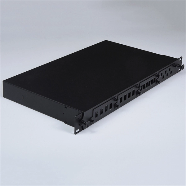What size wire should be used in a primary distribution box