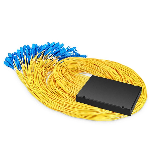 Self-operated pre-reserved bend sleeve for communication optical cables