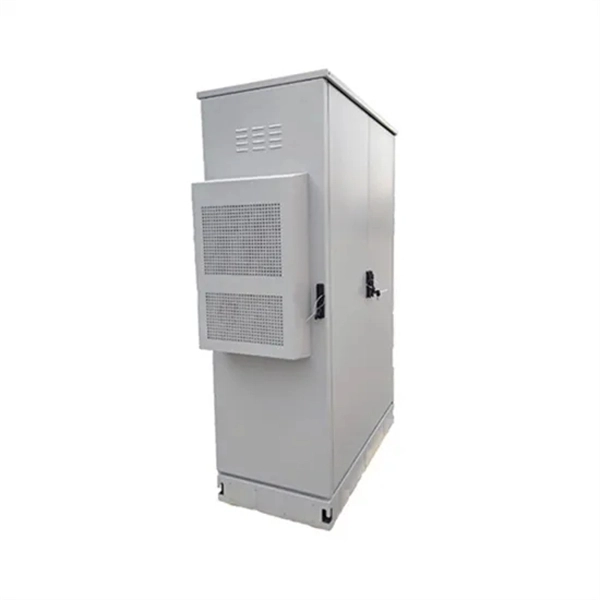 How much attenuation occurs during a single optical cable splice 