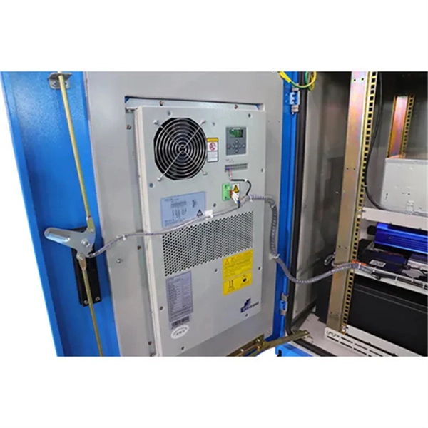 What type of fiber optic cable is used for optical module connections between switches